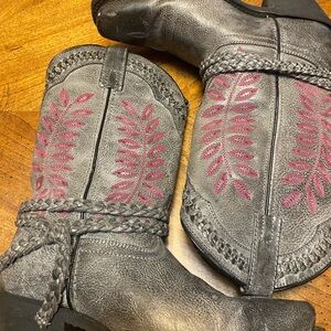 Laredo Western Embroidered Grey Leather Boots with Pink Leaf Detail